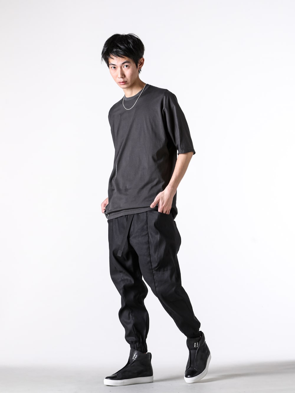 RIPVANWINKLE 25SS - A standout piece perfect on its own - Tornado-T RW-738 C.Gray - 6PK Jodhpur Pants RW-704 black - Slip On High - RW-718 - Snake Silver Necklace RW-746 silver 4-002