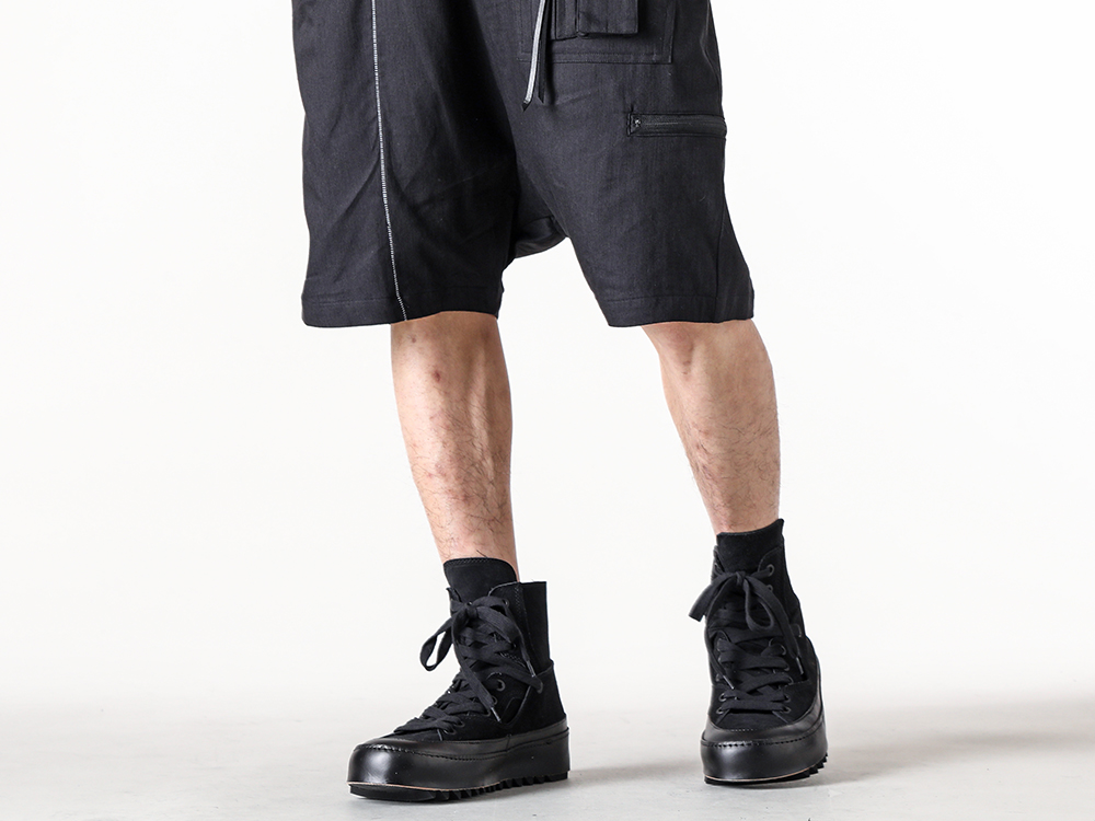 RIPVANWINKLE - 25SS - Fusion of Solid Design and Parachute Design in an Asymmetrical Style - Tornado-T (RW-738 shark) - Solid Parachute H/P (RW-735 deep black) - Sneakers (VI-3818-09 black) 3-005