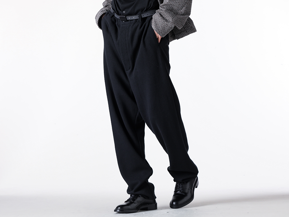 FRACTION BT Trousers fabric texture