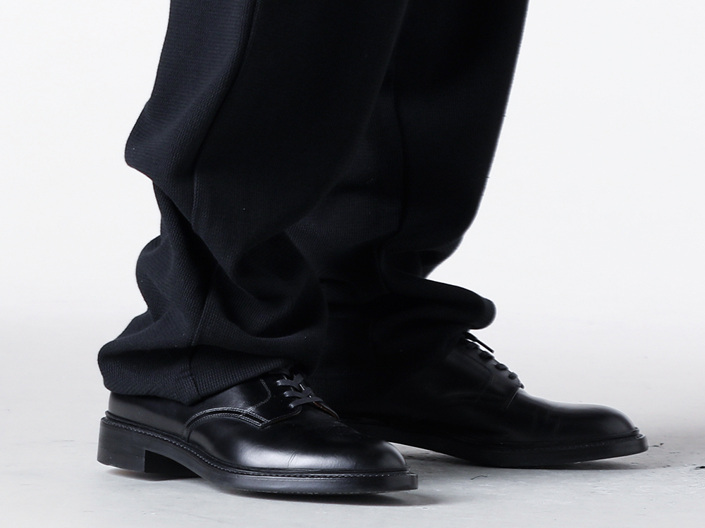 IRENISA Leather Shoes design detail