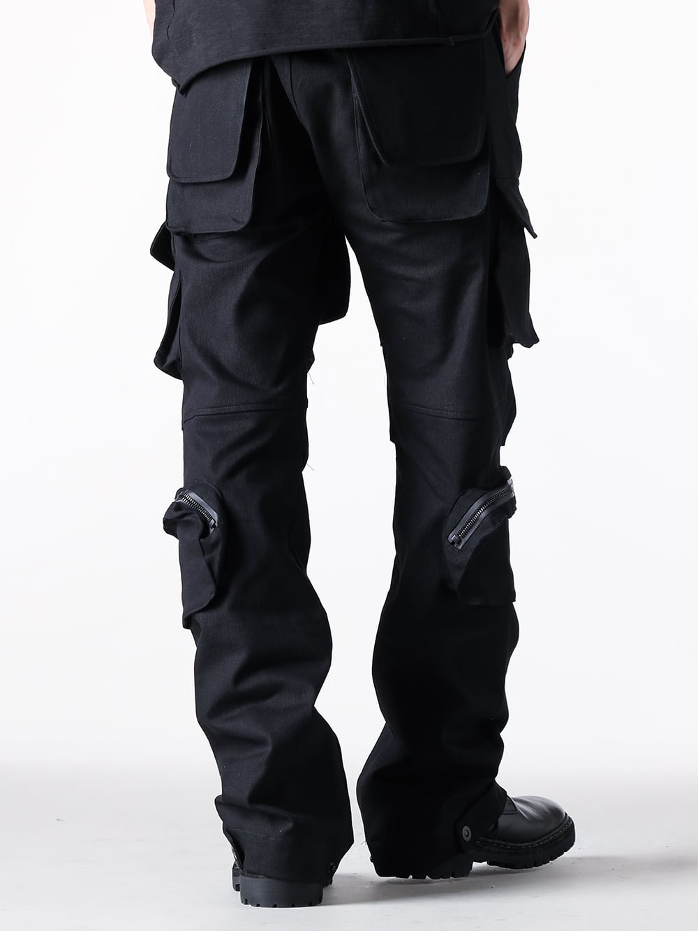 JUSTIN GALL - 25SS - [Critical] In-Depth Analysis of JUSTIN GALL’s Design: The Philosophy and Function Behind Its Singular Forms - JGALL_RAWTSS25-32 - STACKED CARGO SHIRT (Black) 1-003