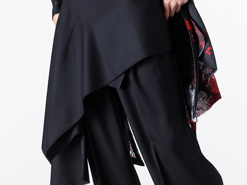 Silhouette of the Hip Hung Muffler