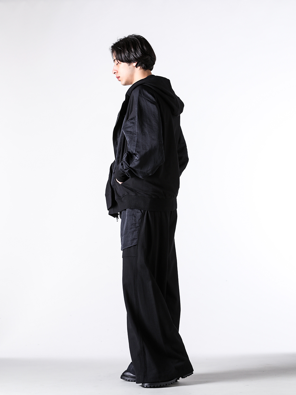 JULIUS - 25PF Styling - Outerwear - 907CUM1 COTTON SWEAT ZIP Parker (BLACK) - 907CUM3 COTTON HIGH TWIST RIB TANK TOP (BLACK) - 907PAM10 COTTON SWEAT WIDE TROUSERS (BLACK) - 899FWM2 Cow Skin Gun Holder Engineer Boots 1-002