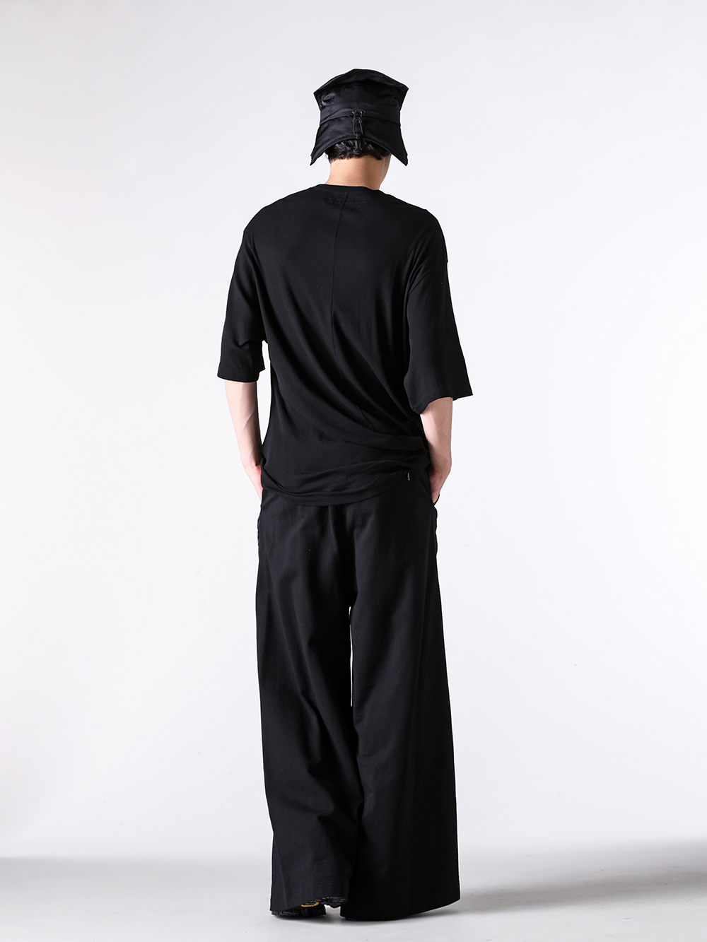 入荷情報] JULIUS 2025PFコレクションより第1弾目のアイテムが