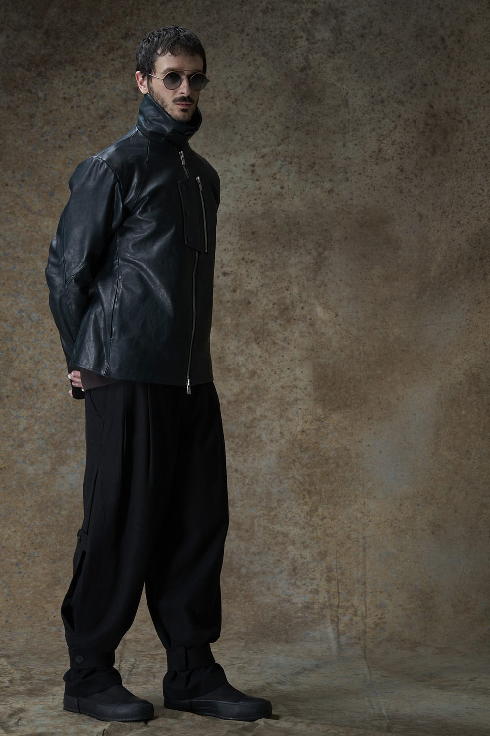 DEVOA25-26AW collection look 1-001