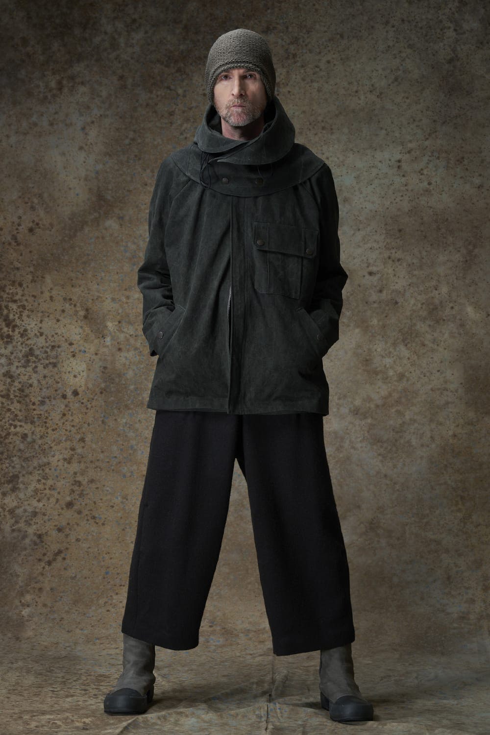 DEVOA25-26AW collection look 1-003