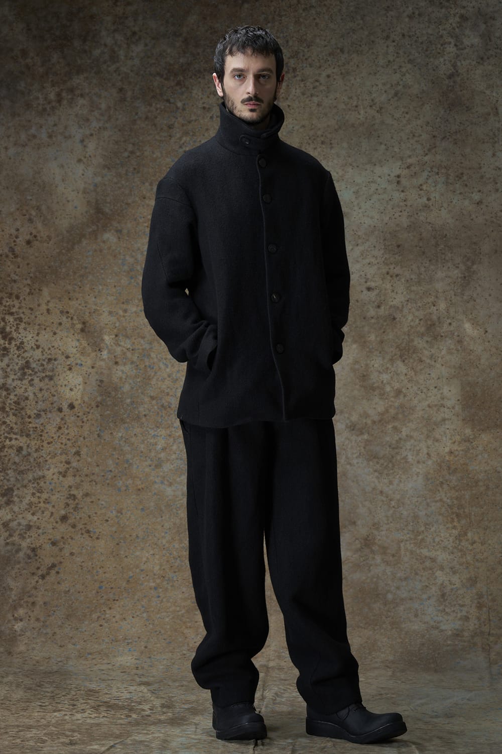 DEVOA25-26AW collection look 1-002