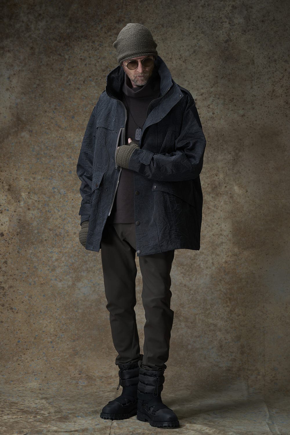 DEVOA25-26AW collection look 1-001