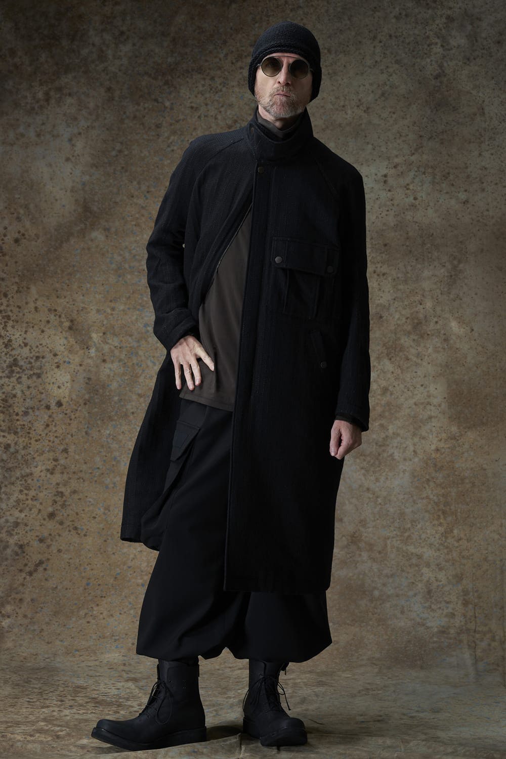 DEVOA25-26AW collection look 1-003