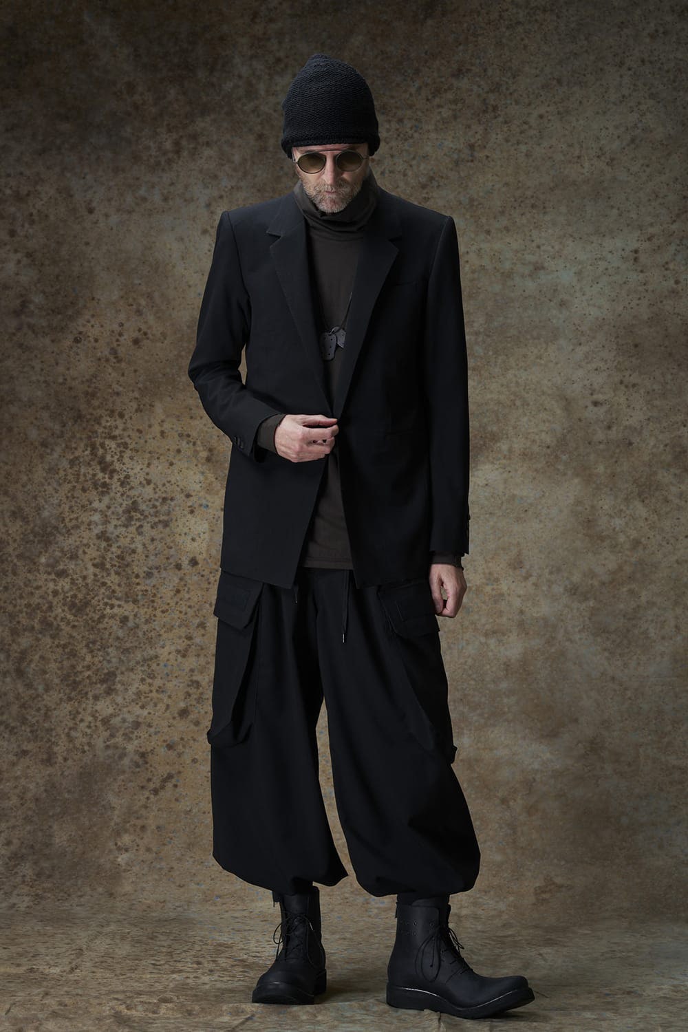 DEVOA25-26AW collection look 1-001