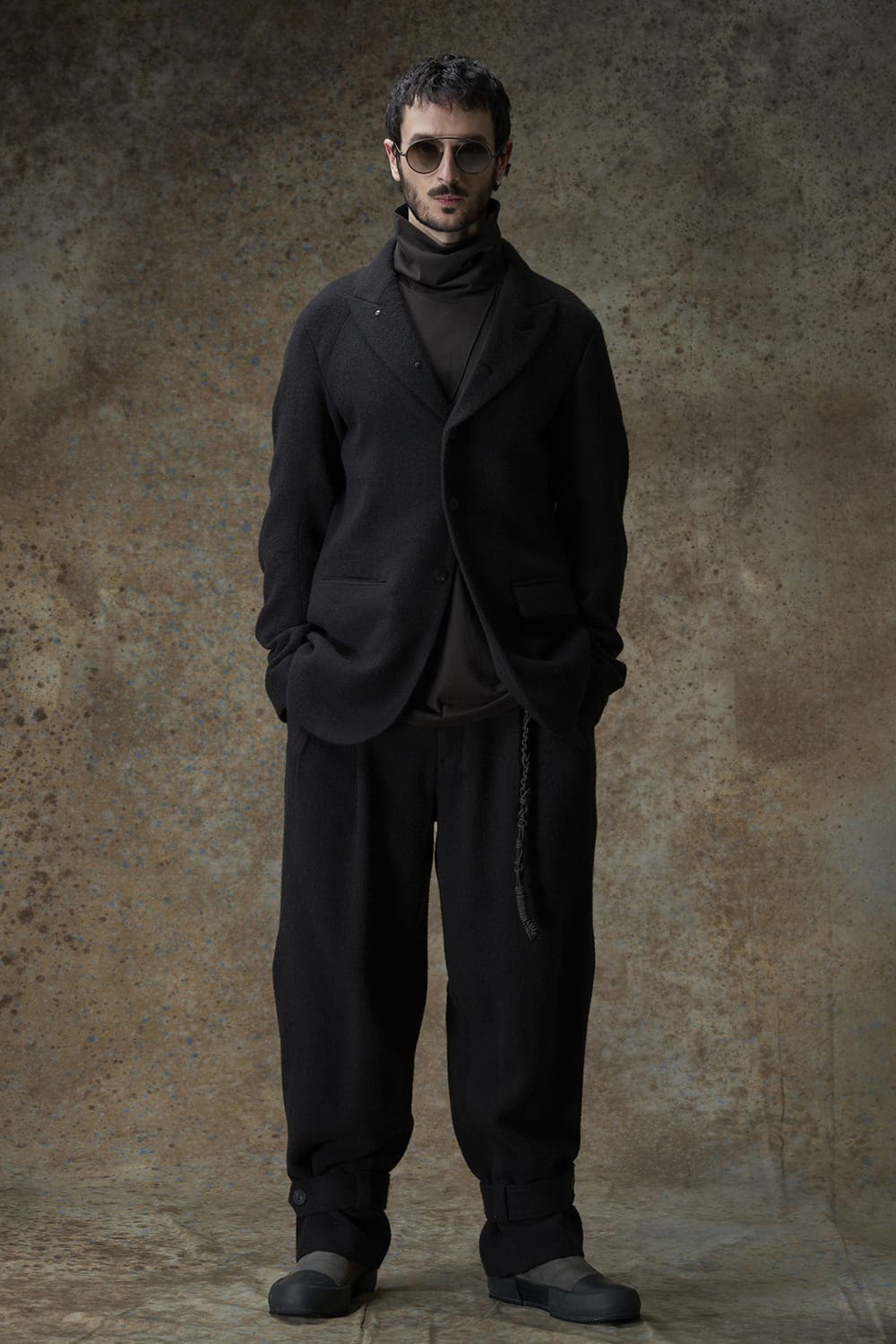 DEVOA25-26AW collection look 1-003