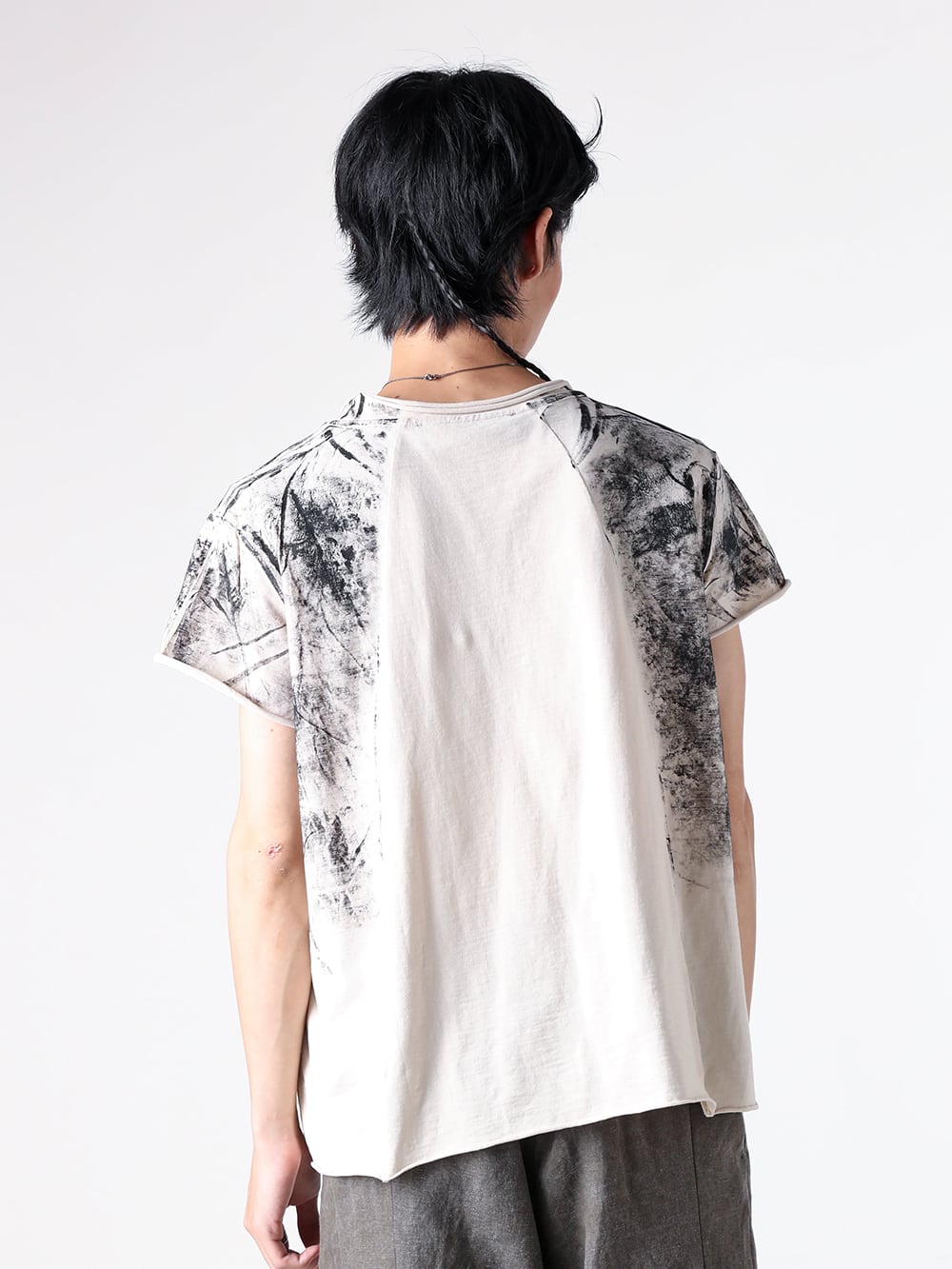 JUSTIN GALL - GEO BASE COATED TEE デザイン・ディテール