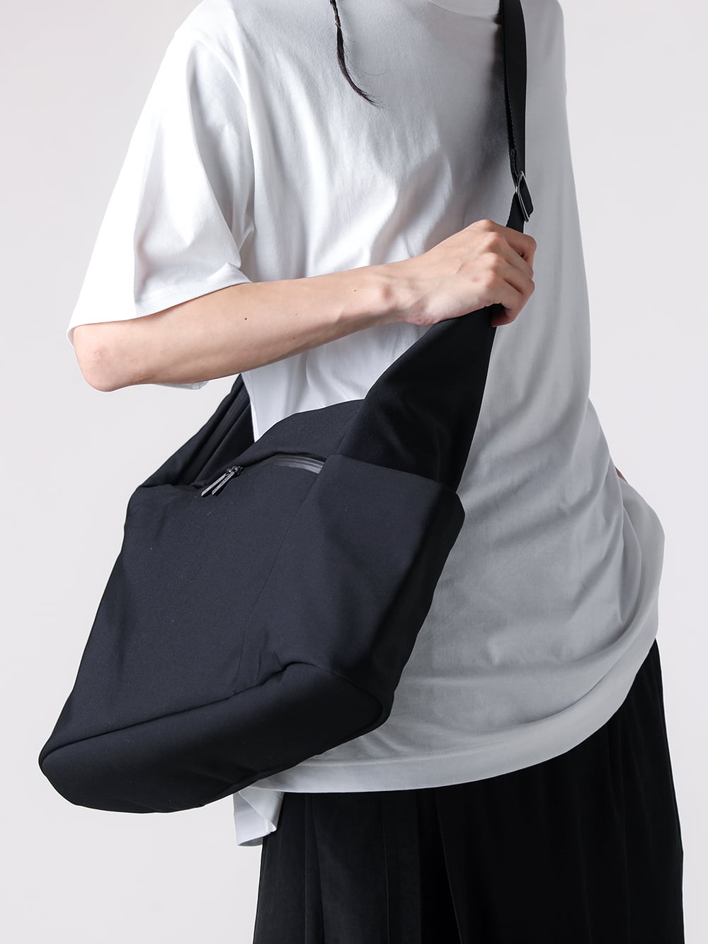 Yohji Yamamoto POUR HOMME - 25-26AW - Accessory - hl-i02-861 - Oblique Zipper Shoulder Bag （Black） 3-001