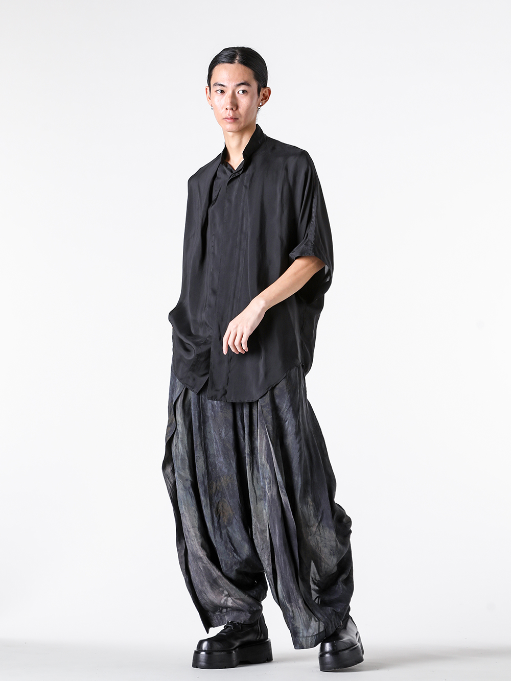 JULIUS - 25PF - TROUSERS - 907PAM1-S CUPRO TAFFETA COPPER SPATTLING TROUSERS 3-007