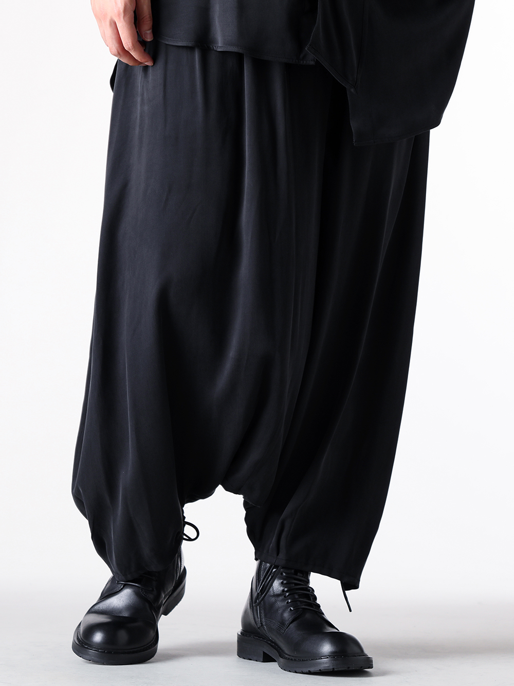 sulvam - 25AW - Pants - MW-P09-050 Satin Salsel Pants （Black） 5-0013