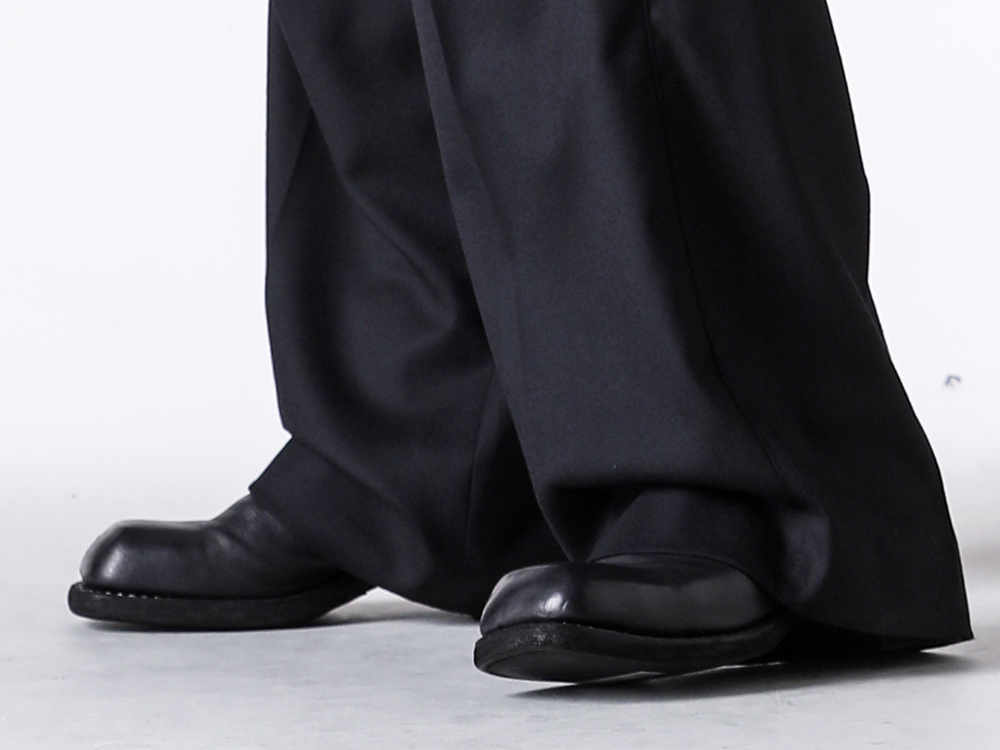 kiryuyrik - 25SS  - Wide Slacks Creating Elegant Shadows and Back Zip Boots with Eye-Catching Square Toe Design - 2 Tuck Wide Slacks (KT-HP42-101) - 9086 Square Toe Back Zip Boots Double Sole (9086) 2-005
