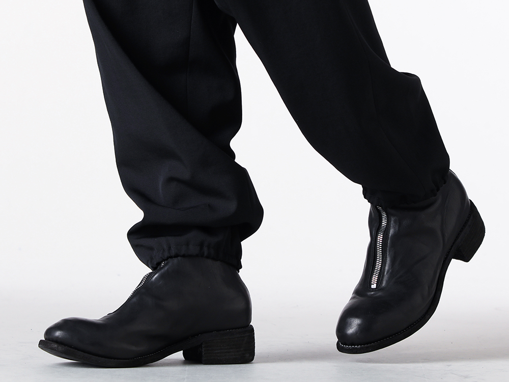 Yohji Yamamoto POUR HOMME - 25AW  - Pants that combine the ruggedness of cargo pants with the lightness of jogger pants - rib flap pants (HL-P02-140) - PL2 Long Front Zip Boots Double Sole (PL2) 2-005