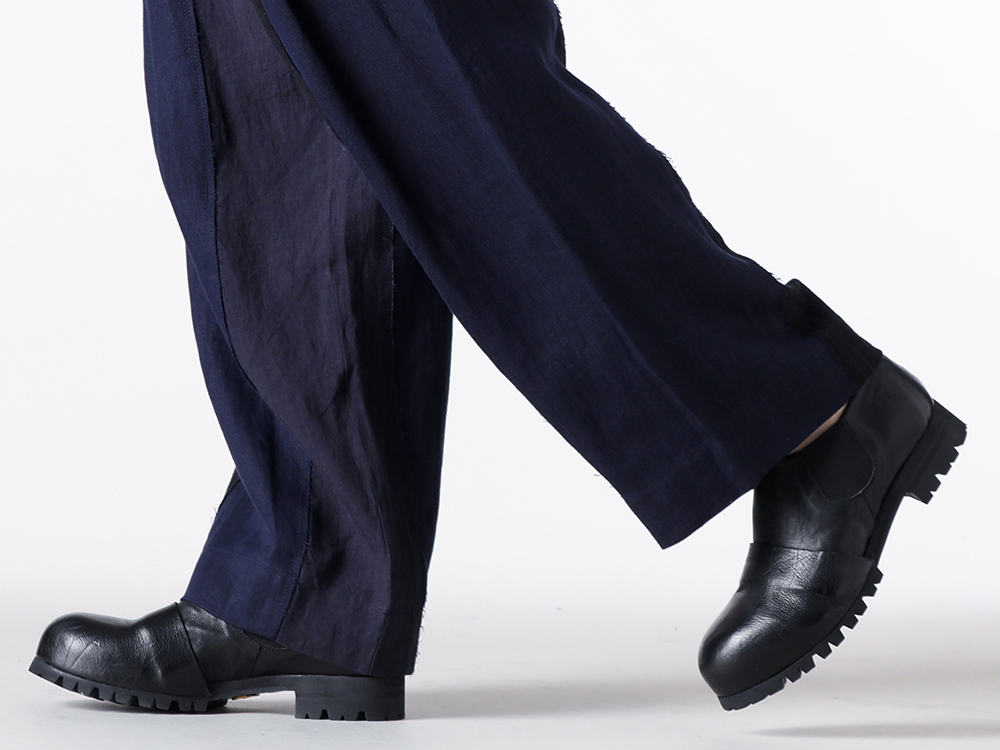 ZIGGY CHEN - 25PF - Wide Pants Featuring Asymmetrical Design and Three Types of Linen - Patchwork Trousers (0M2520511) - Chelsea Derby Shoes (0M2513001) 2-005