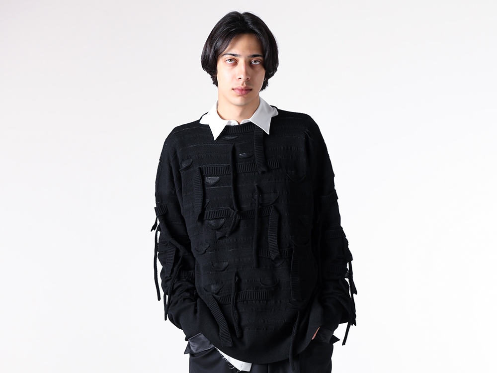 sulvam - 25AW Styling - Asymmetrical Shirt Based on an Avant-Garde Embellished Knit and a Classical Dress Shirt - MW-K02-810 Broken Knitwear - MW-B04-010 Tencel Besam Shirt 1-001