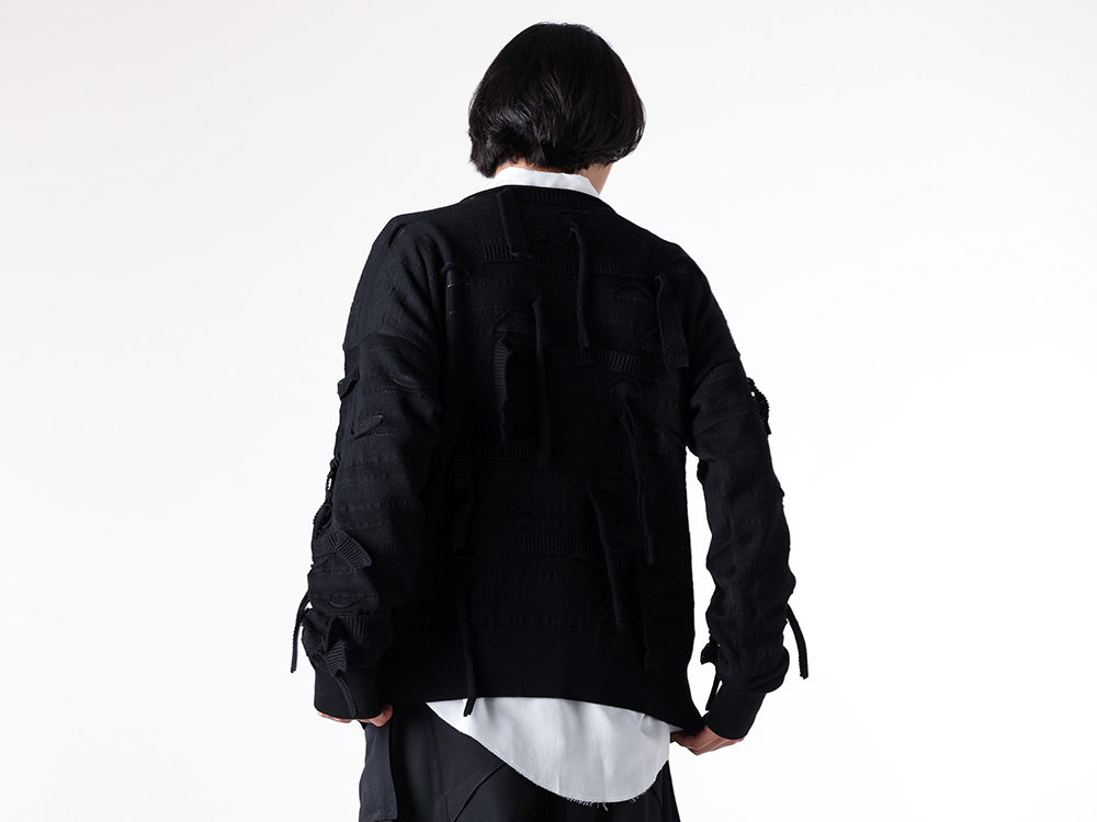 sulvam - 25AW Styling - Asymmetrical Shirt Based on an Avant-Garde Embellished Knit and a Classical Dress Shirt - MW-K02-810 Broken Knitwear - MW-B04-010 Tencel Besam Shirt 1-002