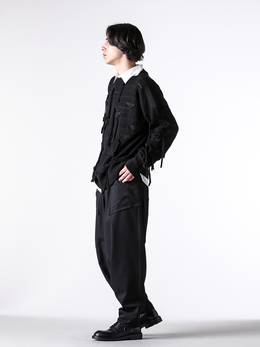 sulvam - 25AW - Full Styling Photo Gallery - MW-K02-810 Broken Knitwear - MW-B04-010 Tencel Besam Shirt - MW-P04-100 Out Pocket Saree Pants - C000MC01 Danny Ankle Boots 3-003