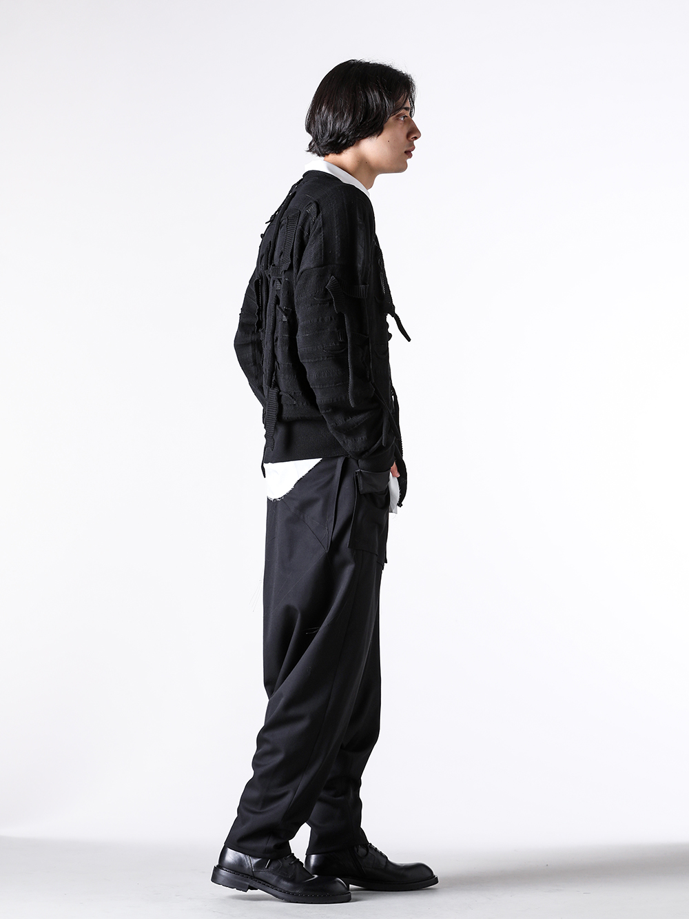 sulvam - 25AW - Full Styling Photo Gallery - MW-K02-810 Broken Knitwear - MW-B04-010 Tencel Besam Shirt - MW-P04-100 Out Pocket Saree Pants - C000MC01 Danny Ankle Boots 3-005