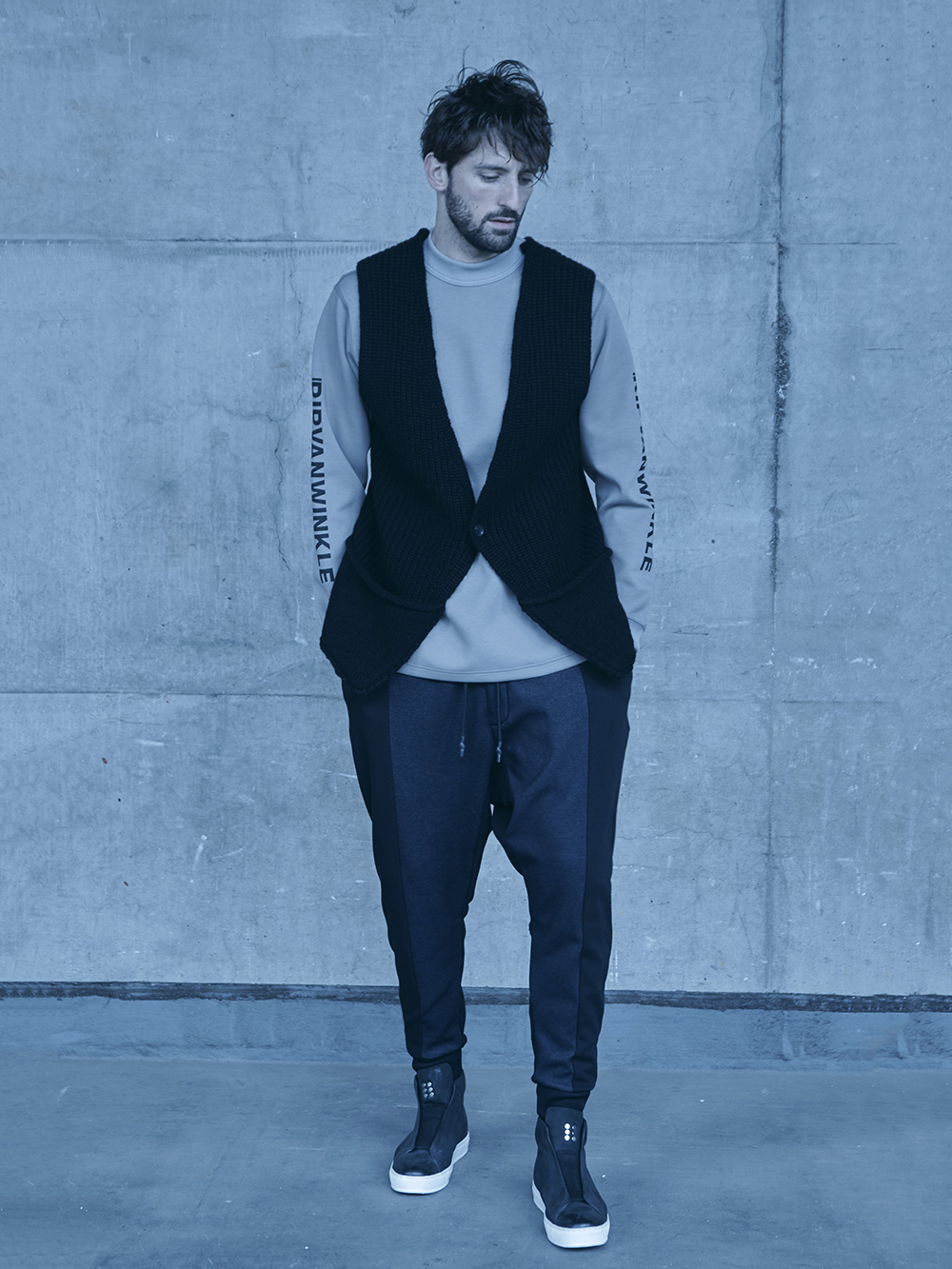 RIPVANWINKLE 25-26AW (Autumn/Winter) Collection Image Look 1-001