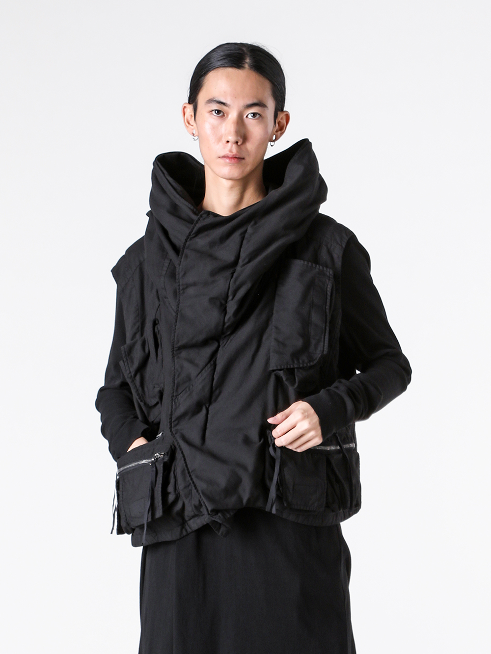 JULIUS - 25PF styling - JULIUS 2025PF Introduction of newly arrived product - 907VEM1 COTTON SATIN BACK VEST 1-001