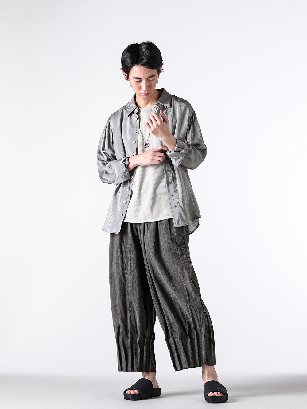 A TENTATIVE ATELIER × CHIAHUNG SU 25SS ブランドMIXグレー