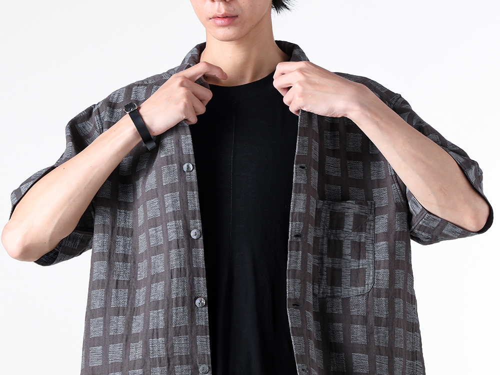 MotivMfg - 25SS Styling - MotivMfg – Short Sleeve Shirt with Dimensional Texture Expressed Through Weaving - S-ADT Arrow Collar Shirt Dobby Double Gauze - 25S-CSL-G54 LUNGS Box French Sleeve 1-003