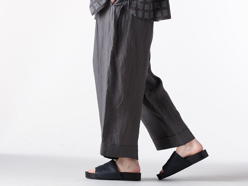 MotivMfg - 25SS - ZIGGY CHEN – Wide Trousers with Excellent Breathability - 0M2510521 Cropped Trousers - S5/M/US9574-uw900 MEN'S SLIDE-Black 2-002