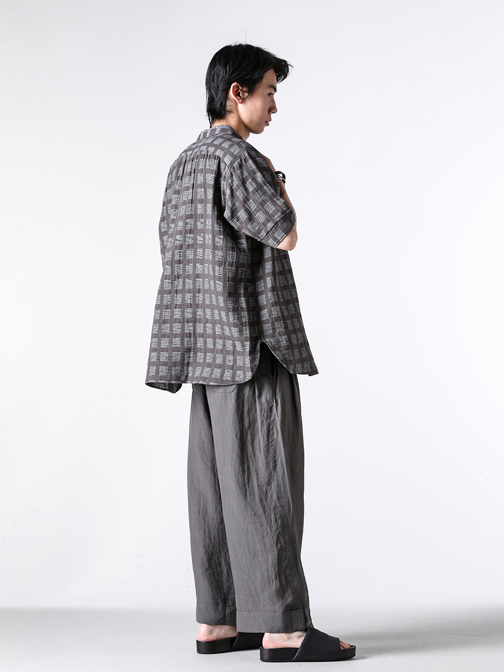 MotivMfg - 25SS - Heading 3 - S-ADT Arrow Collar Shirt Dobby Double Gauze - 25S-CSL-G54 LUNGS Box French Sleeve - m2122 Bracelet tube frame - 0M2510521 Cropped Trousers - S5/M/US9574-uw900 MEN'S SLIDE-Black 3-004