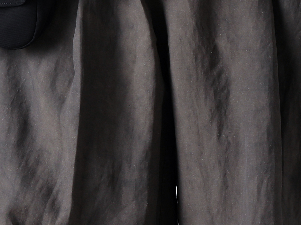 daisuke tanabe – 25SS – DEVOA – Baggy Pants Highlighting the Balance Between Fabric and Finishing Techniques - Loose Fit Pants Viscose / Linen (PTJ-CRSB) - MEN'S SLIDE-Black (S5/M/US9574-uw900) 2-004