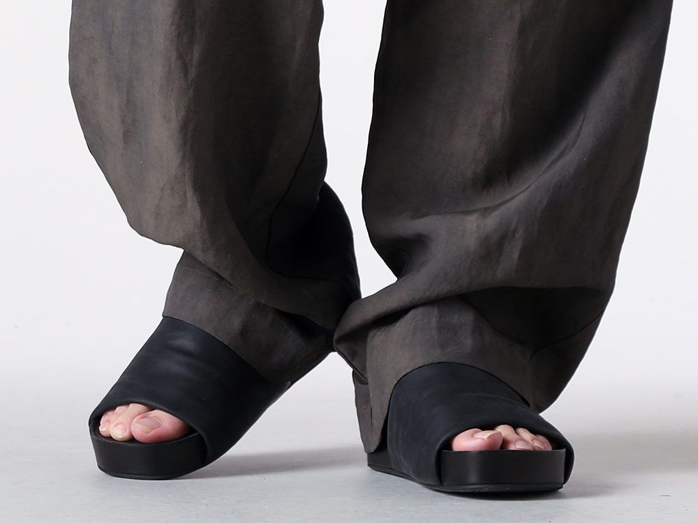 daisuke tanabe – 25SS – DEVOA – Baggy Pants Highlighting the Balance Between Fabric and Finishing Techniques - Loose Fit Pants Viscose / Linen (PTJ-CRSB) - MEN'S SLIDE-Black (S5/M/US9574-uw900) 2-005