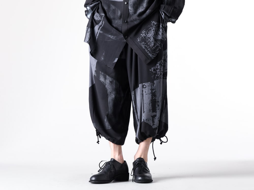 Ground Y（グラウンドワイ） 25-26AW(秋冬)   - 定番バルーンパンツ - ペイント柄と「Transformation」 - Balloon Pants （BLK×GRY） GL-P03-202 Classic Derby Shoes Laced Up Double Sole 2-004