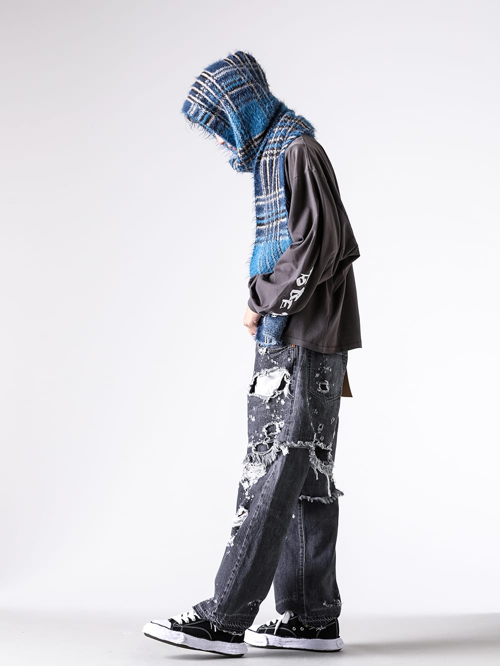 SEVESKIG- Lustre Check Knit Long Scarf Hoodie - BLUE styling images 5