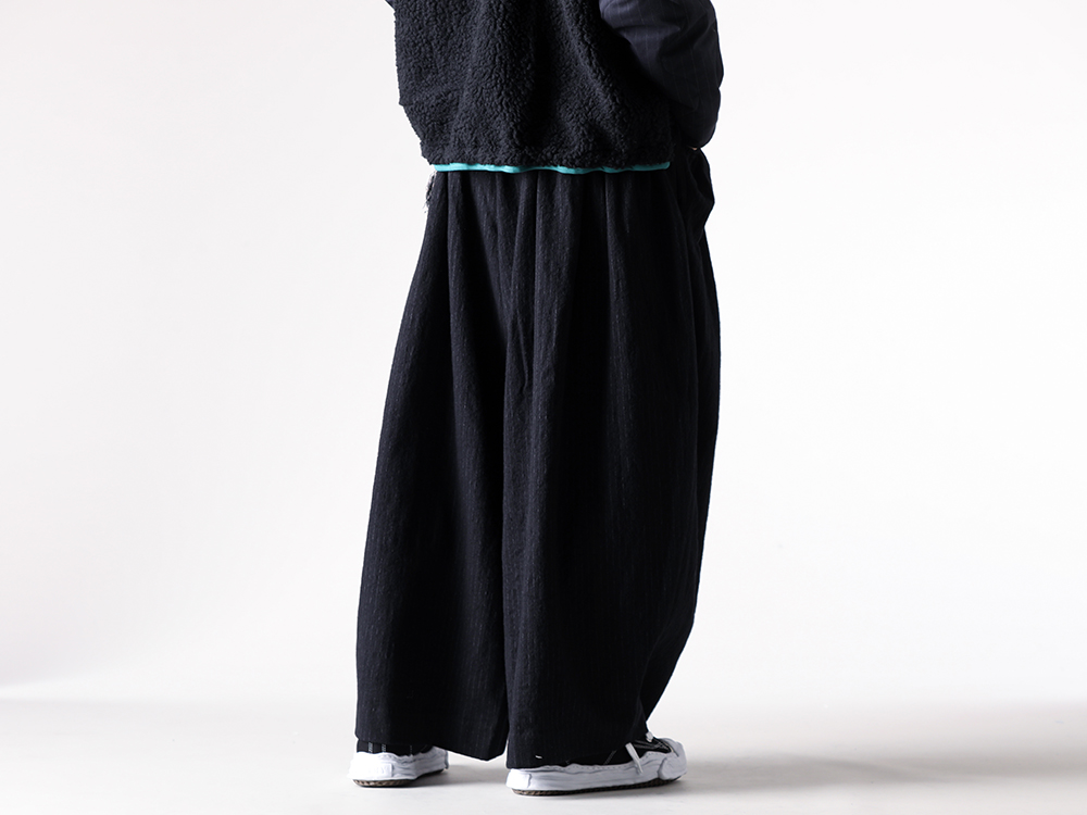 KHOKI - 25-26AW - Pants - Gatther-detail pants （Black） - 25fw-p-03 4-002