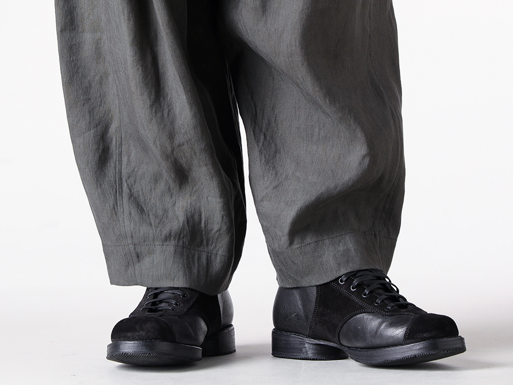 JAN-JAN VAN ESSCHE × ZIGGY CHEN - 25SS - ZIGGY CHEN Tucked Balloon Trousers Expressing the 25SS Theme “GNARTRICATE” - Balloon Trousers (0M2510528) - ASP × DEVOA Hand Made Boots (FW-ASPBB) 2-005