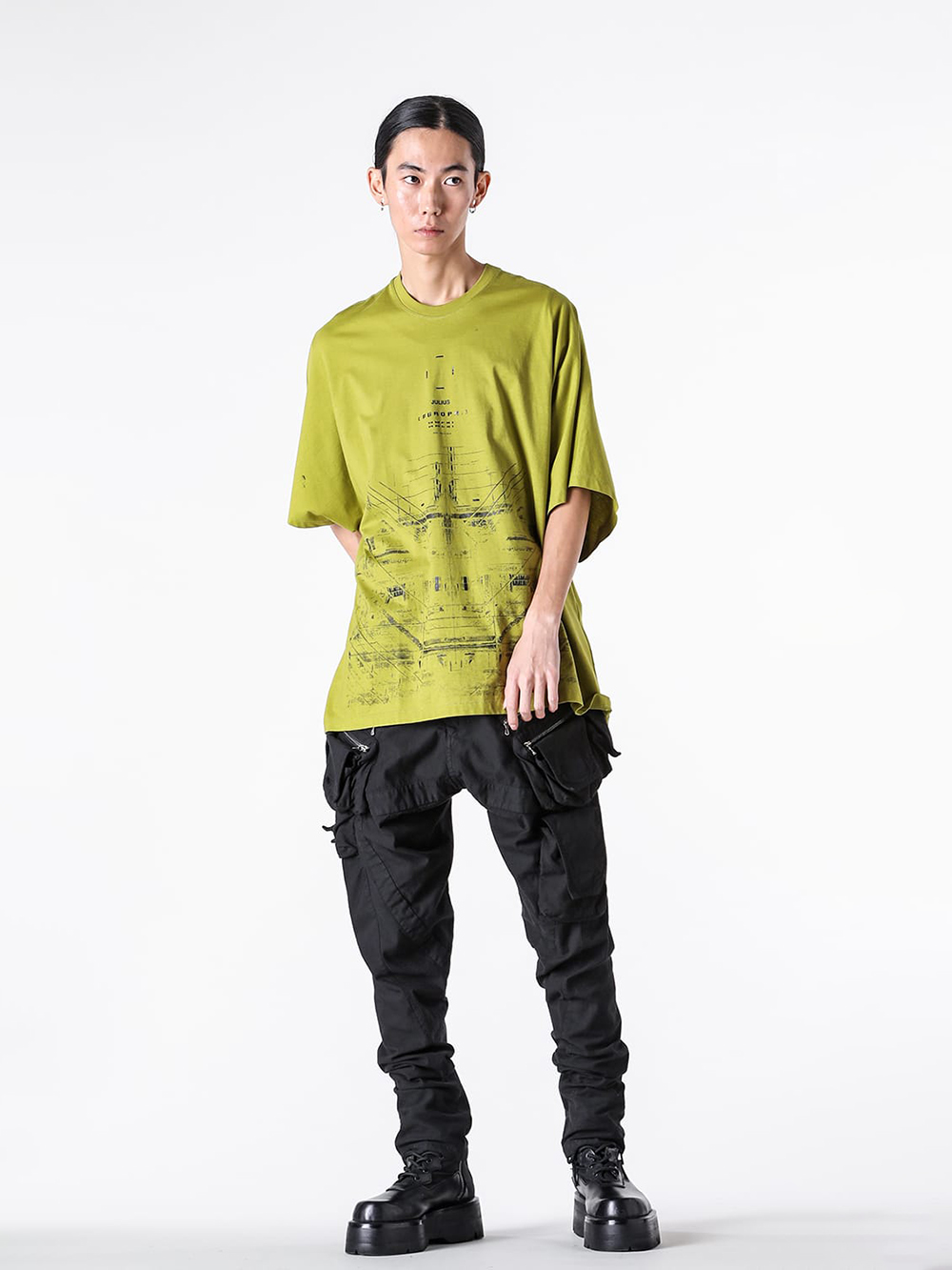 ユリウス 2025PS スタイリング - コットンサテンが魅力のアーティファクトなカーゴパンツ - COTTON SATIN BACK TROUSERS (907PAM4) - 10-001
