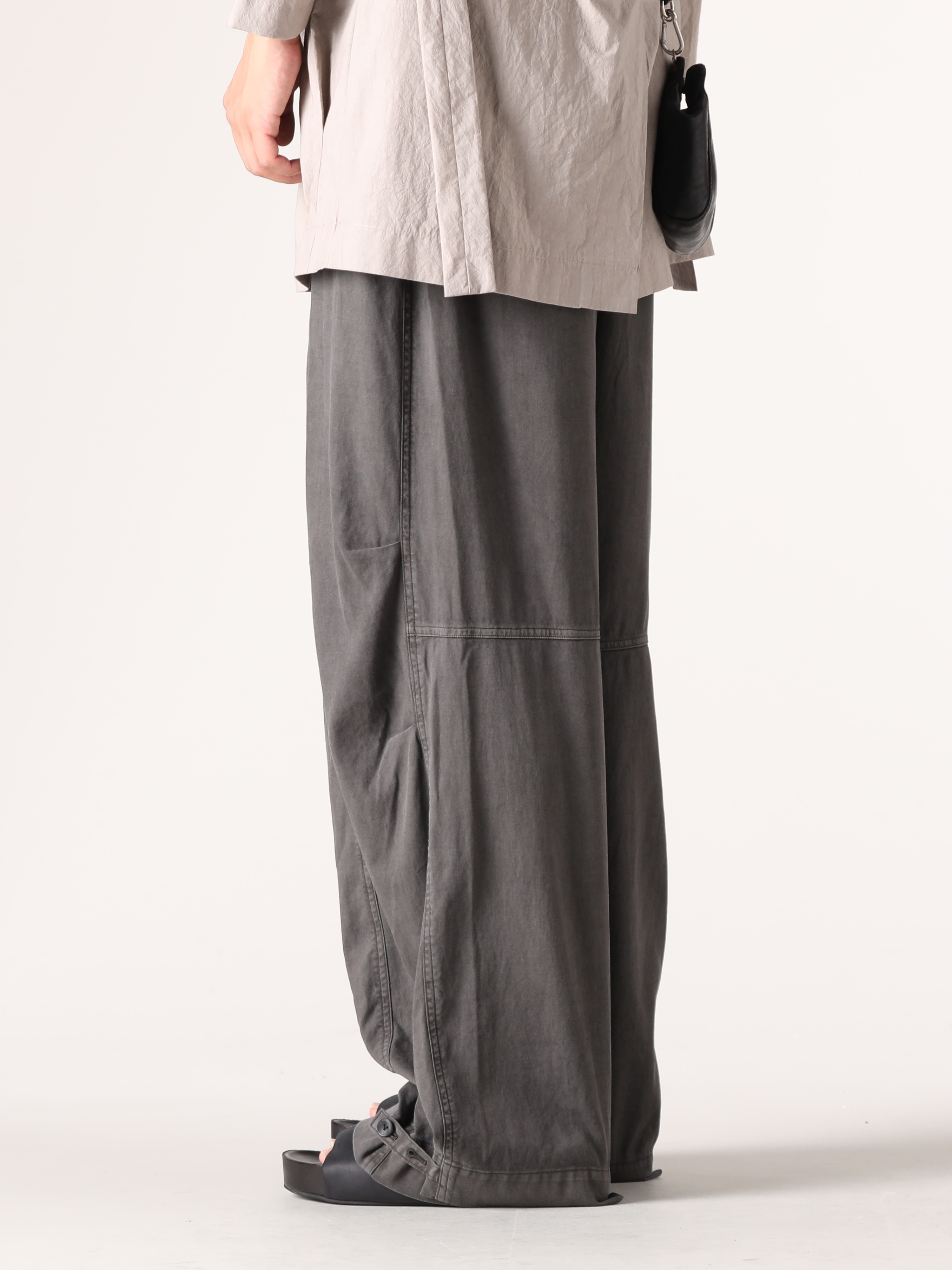 CHIAHUNG SU - 25SS - Heading 2 - VI-3843-04 - High Twist Twill Product-Dyed Wide Pants (B-Gray) - S5/M/US9574-uw900 - MEN'S SLIDE-Black (Black) 2-004