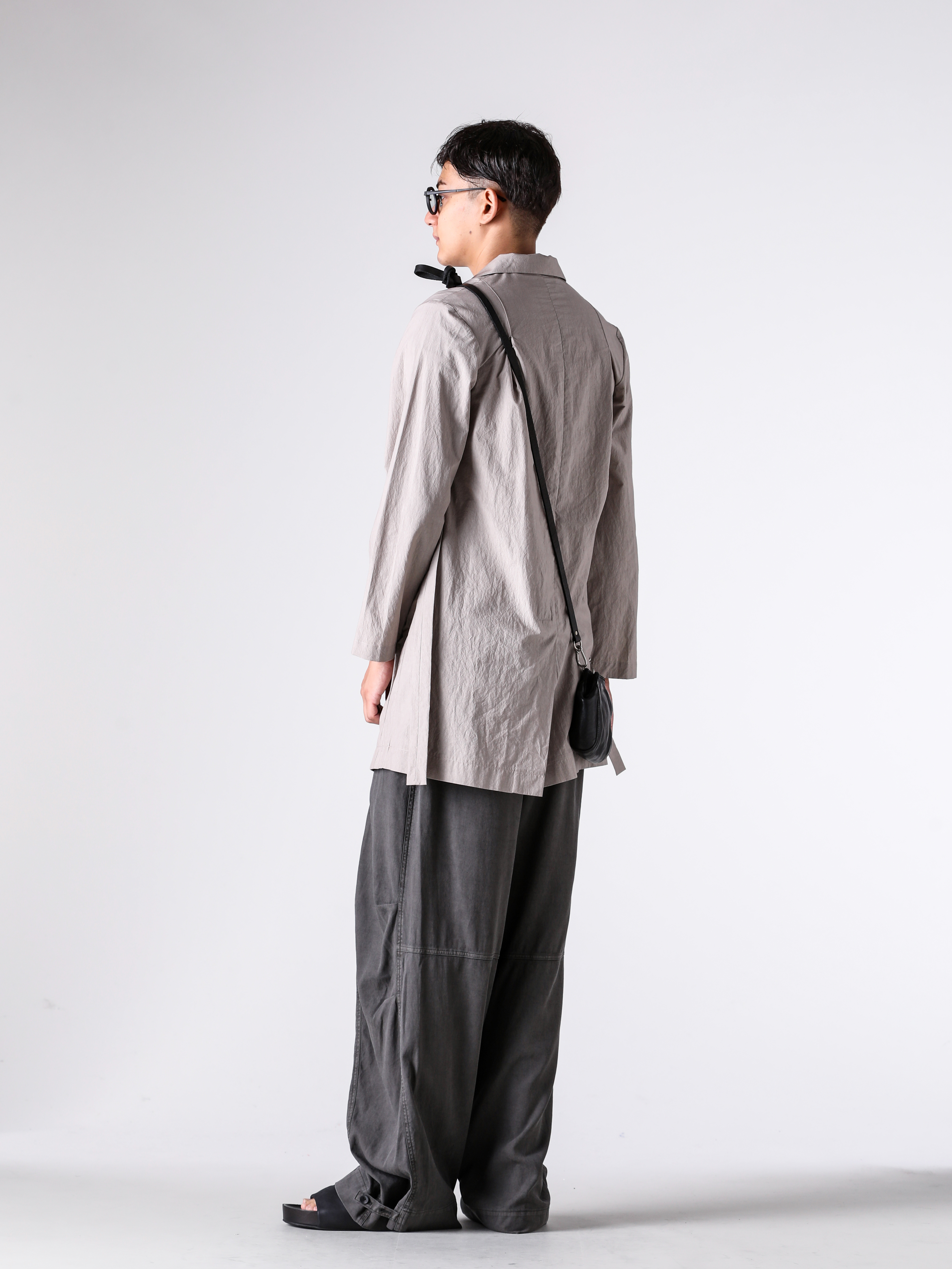 CHIAHUNG SU - 25SS - Heading 3 - SS25-MS24-SACO - Hand Dyed Strapping Lapel Shirt (White Sand) - VI-3843-04 - High Twist Twill Product-Dyed Wide Pants (B-Gray) - S5/M/US9574-uw900 - MEN'S SLIDE-Black (Black) - RG1062 - RG1062 Round Flame Sunglasses (Uni Black × White x Clear) - RT02 - Mini Shoulder Bag (Black) 3-003