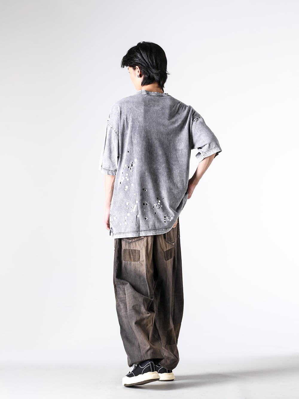 Maison MIHARA YASUHIRO - 25AW - Heading 3 - B15BL041 - Roll-Up Hem Stadium Jumper - A15TS631 - Embellished Bleached Tee - J15PT124 - Patchwork Jeans - A09FW734 - HANK original vintage color sole canvas Low-Top sneaker 3-005
