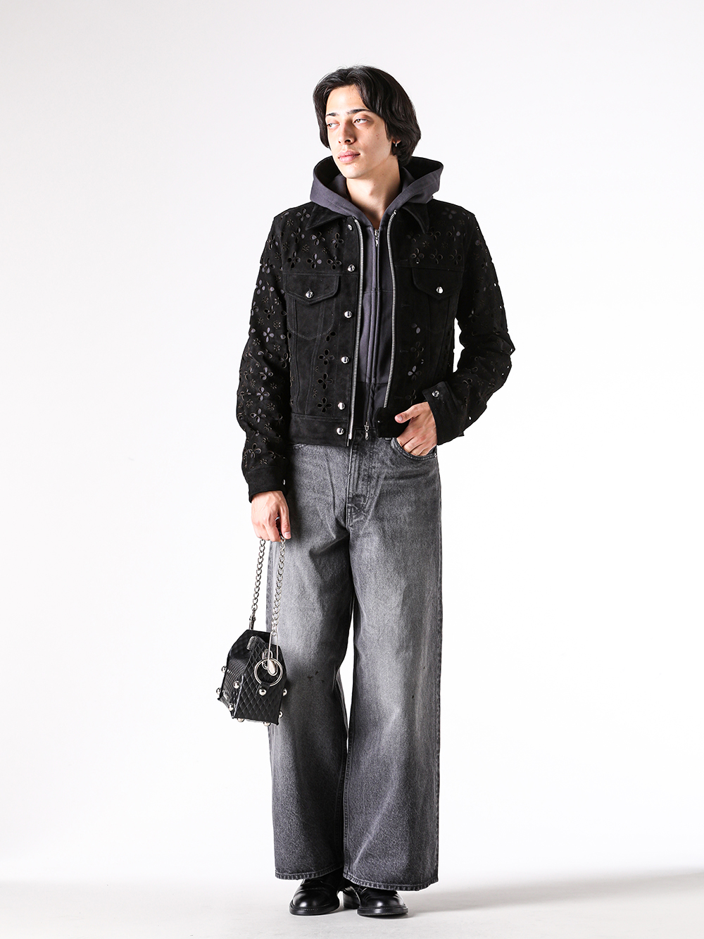 MASU - 25AW - ケーキバッグ(25AWシーズン)を使用したスタイリング - M25F9BL005 FLOWER HOLE LEATHER JACKET - B25F9CS001 MB ZIP-UP HOODIE - B25F9PL002 MB BAGGY JEANS USED - M25F9OJ008 LEATHER CAKE BAG （Black） 4-001