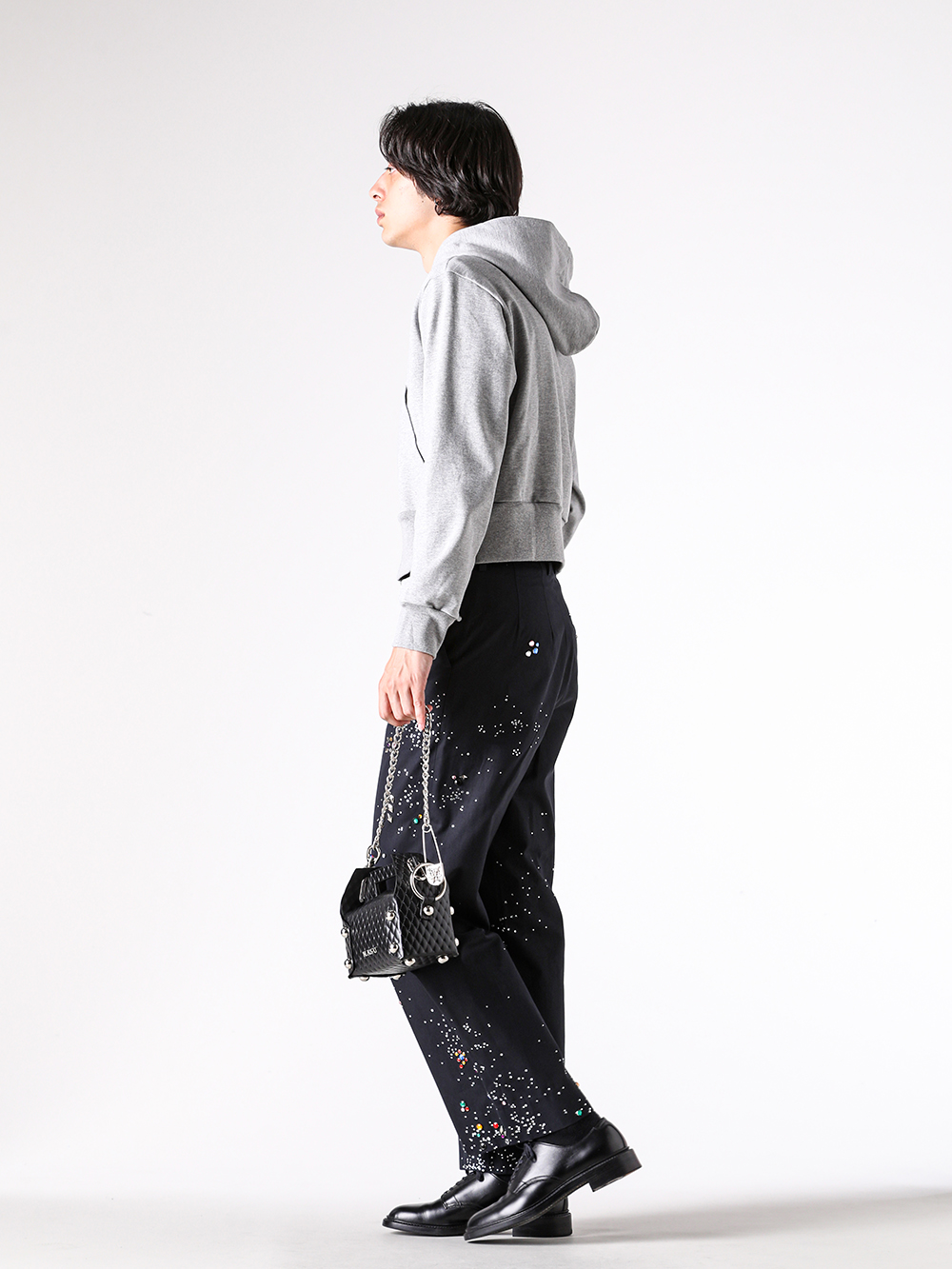 MASU - 25AW - ケーキバッグ(25AWシーズン)を使用したスタイリング - B25F9CS001 MB ZIP-UP HOODIE - M25F9PL001 GALAXY STRAIGHT TROUSERS （Dark Navy） - M25F9OJ008 LEATHER CAKE BAG （Black） 4-005