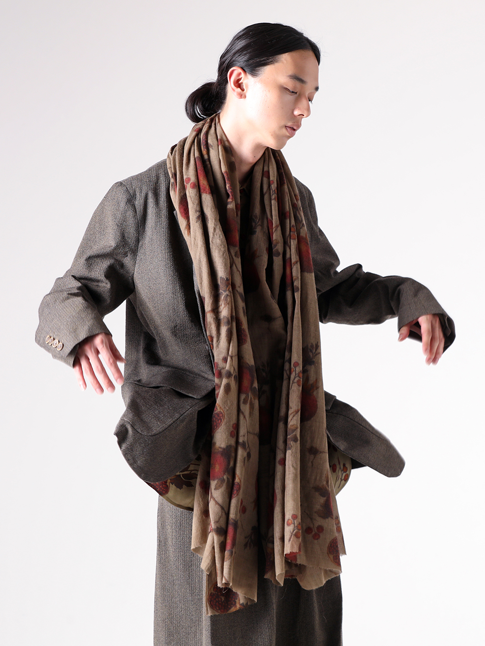 UMA WANG - 25AW スタイリング - 上半身 - W5/M/UM6512 - JUPITER JKT - W5/M/UM1502 - TAB TOP - W5/M/UM3522 - W5/M/UA0244 - SCARF 1-007