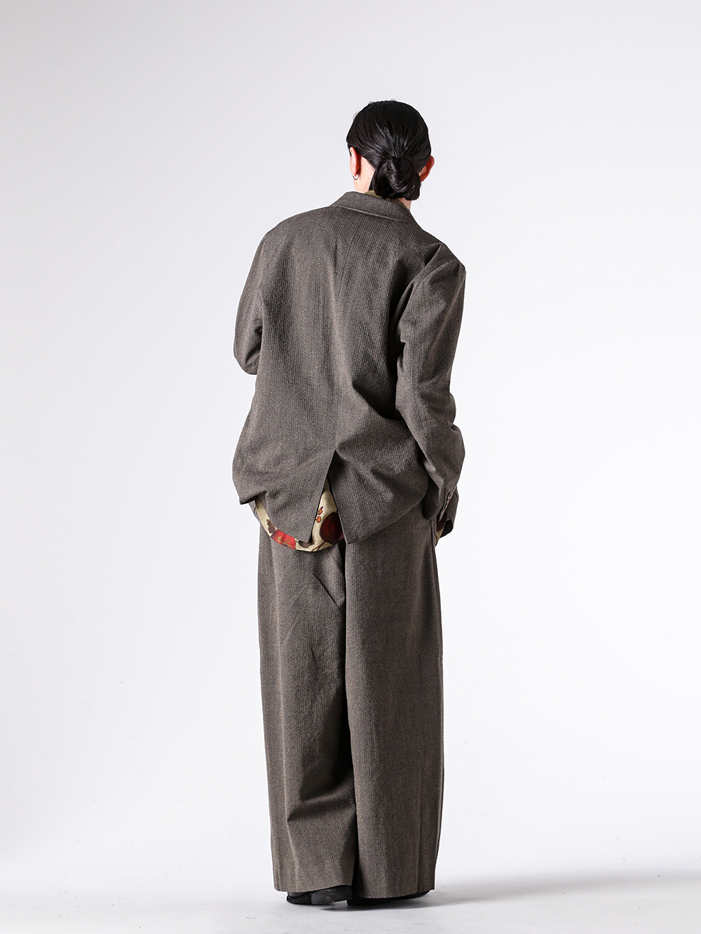 UMA WANG - 25AW - コーディネート全体の写真一覧 - W5/M/UM6512 - JUPITER JKT - W5/M/UM1502 - TAB TOP - W5/M/UM3522 - POETIC PANTS - W5/M/UA0244 - SCARF - W5/M/UB00B2 - WOVEN LEATHER BELT - GR02 - Daddy Shoes 3-004