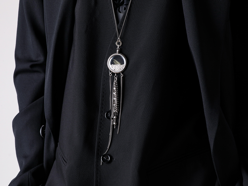 Yohji Yamamoto POUR HOMME / Ann Demeulemeester - 25-26AW - 上半身 - Wool gabardine belted jacket (HM-J03-100) - JUIKKO CLASSIC WAISTCOAT (2520-M-WA01-FA558-099) - MARK HIGH COMFORT SHIRT (2520-M-SH02-FA616-099) - SANNE NECKLACE WITH MEDAILLON AND CHAINS (CO00-W-JN0045-JW020-070) 1-008