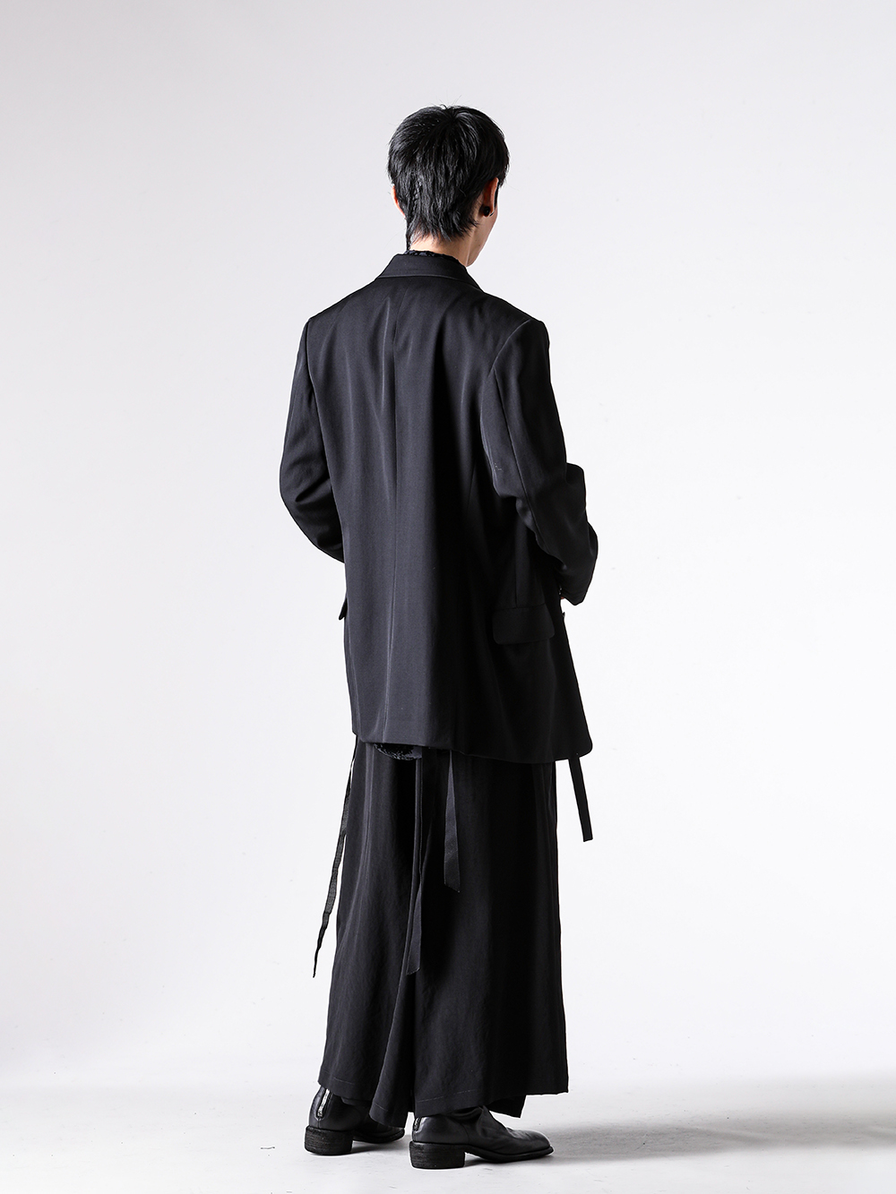 Yohji Yamamoto POUR HOMME / Ann Demeulemeester - 25-26AW - Full-body outfit pics 3-004