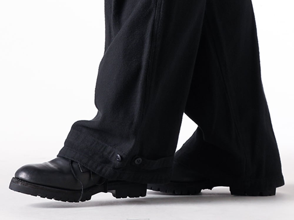 The Viridi-anne - 25AW  - ラフで粗野な雰囲気が漂うワイドパンツ - VI-3908-04 - Brushed Cotton Twill Baggy Pants （BLACK） - 792VX - Norvegian welted Derby Shoes Vibram Sole （Black） 2-004