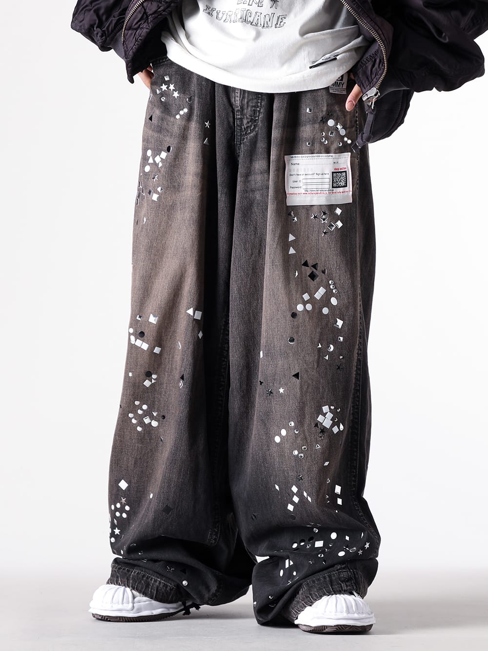 Maison MIHARA YASUHIRO - J15PT124 - Embellised Jeans 4-0046